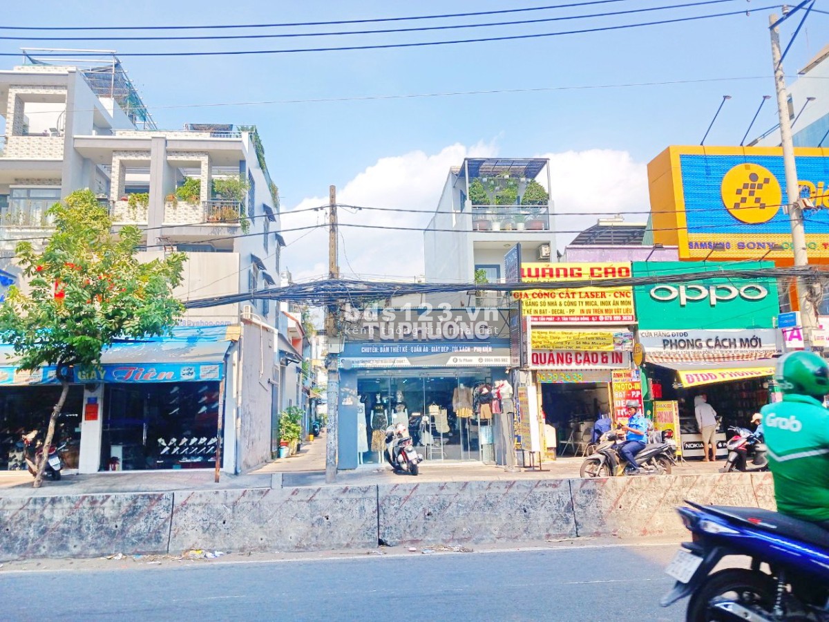Bán gấp mặt tiền 383 Huỳnh Tấn Phát cạnh Chi cục thuế Q7 giá 13 tỷ
