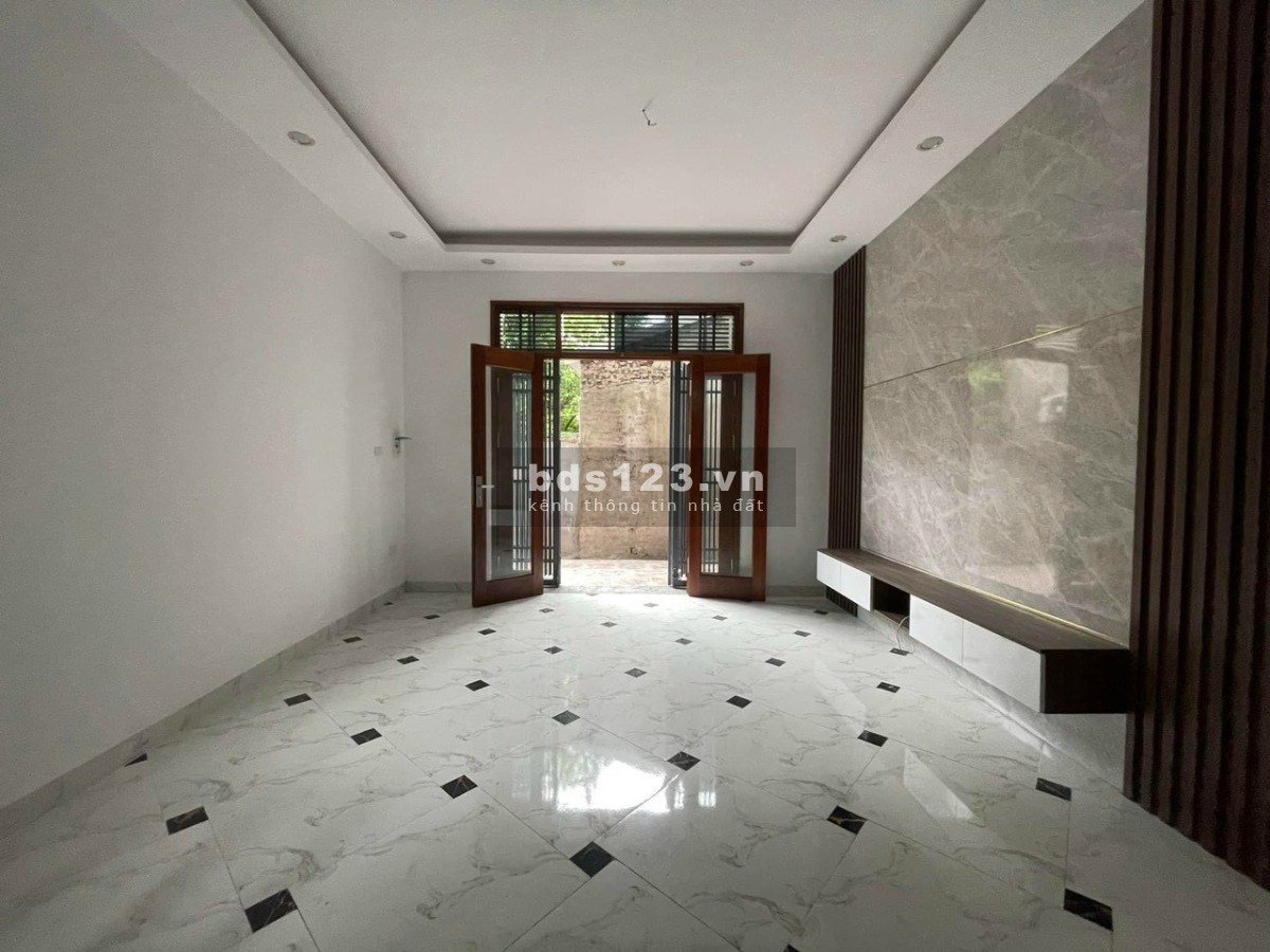 Bán gấp nhà 48m2, gần KDT Đô Nghĩa, ôtô đỗ cửa, đầy đủ công năng, dọn về ở luôn, giá 2,4 tỷ