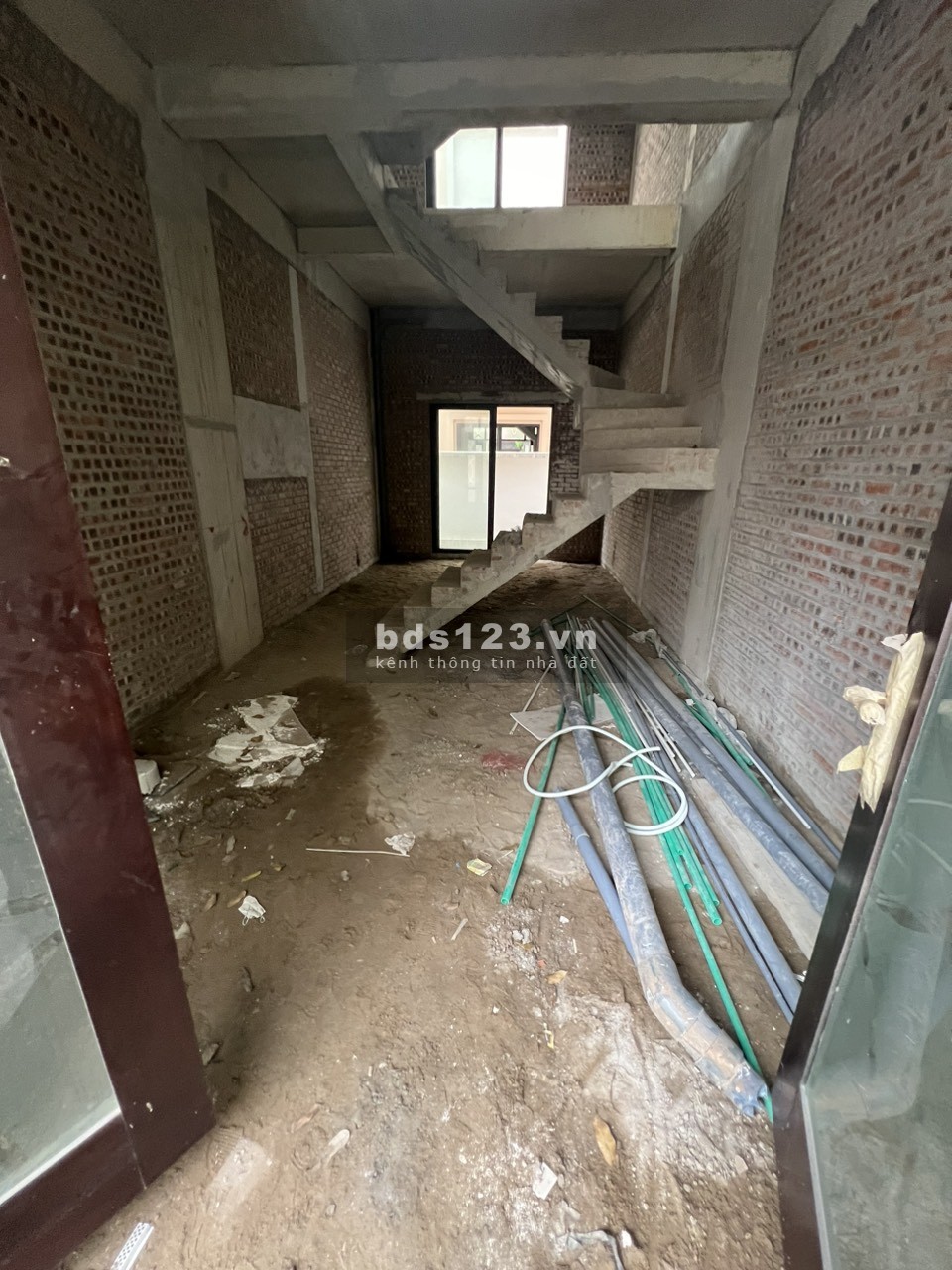 Bán căn LK áp góc CX9 rộng 48m đối diện chung cư, gần trường học Vinhomes OCP2 giá 6,5 tỷ.