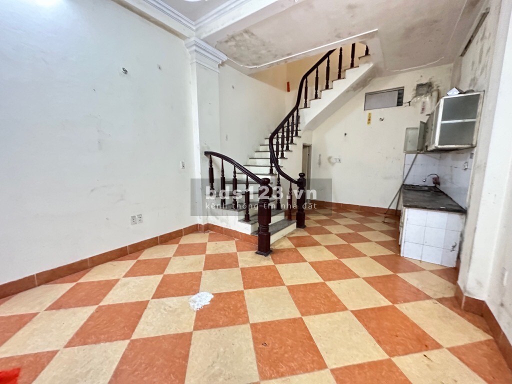 Bán gấp nhà Tứ Liên, nhà Hiếm có, diện tích 48m2, 4 tầng, 5.2 tỷ