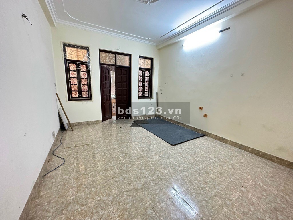 Bán gấp nhà Tứ Liên, nhà Hiếm có, diện tích 48m2, 4 tầng, 5.2 tỷ