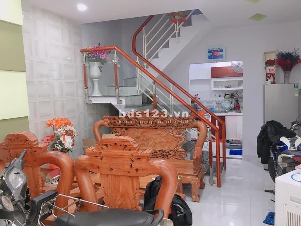 Chính chủ cần bán nhà đường Trần Văn Quang, quận Tân Bình.