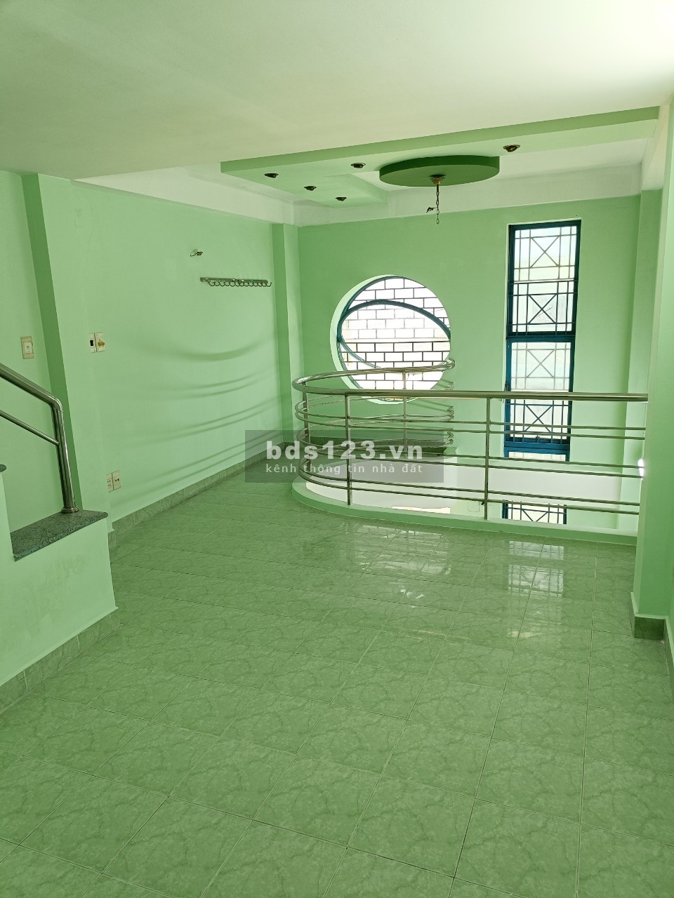 Cho thuê nhà NC 1 lửng 2 lầu 1 sân thượng tại Nguyễn Khuyến Q Bình Thạnh