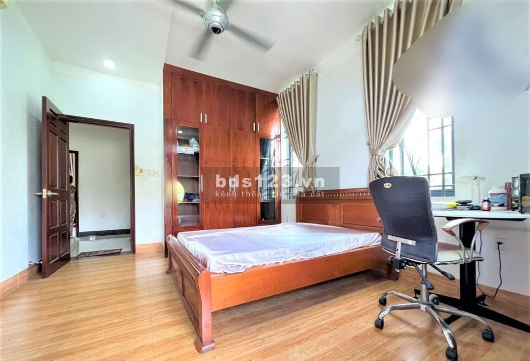 Cho thuê biệt thự nguyên căn 5 phòng ngủ 10x18m2 Thạnh Mỹ Lợi Quận 2 chỉ 25tr/tháng.