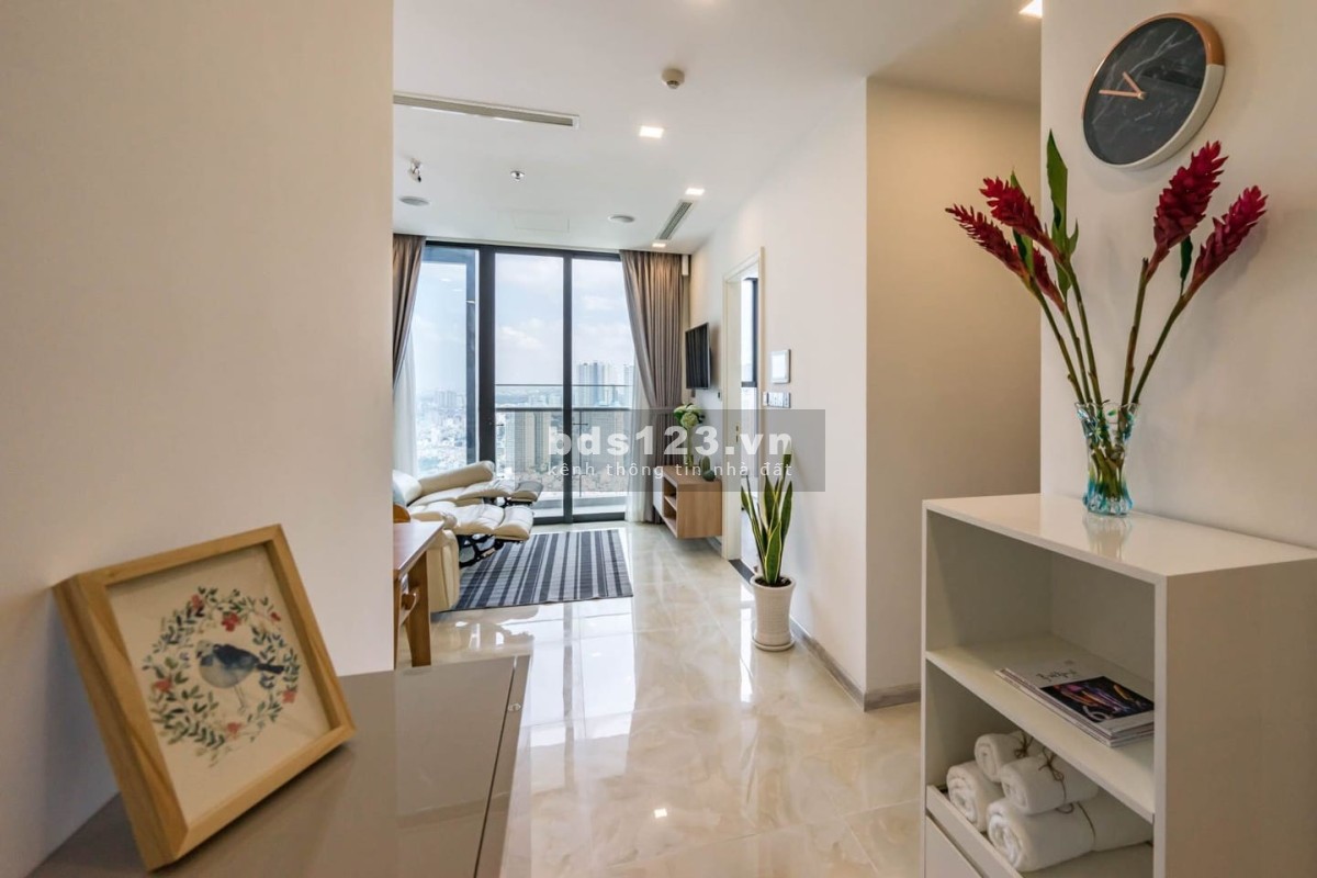 Cần bán gấp căn hộ Vinhomes BaSon 2PN 72m2 view Landmark giá 8,5tỷ bao hết. LH 0906 322 053 Linh