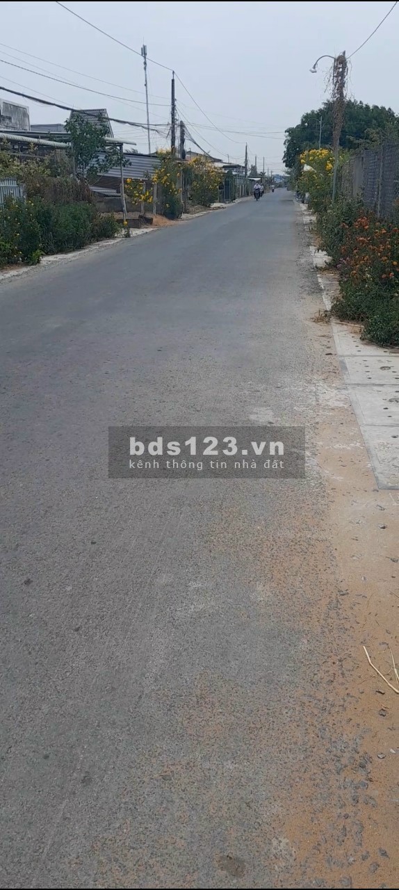 Bán đất mặt tiền đường huyện lộ nhựa tại Gò Công, Tiền Giang. 1.400m2 nở hậu, 2 mặt tiền, 2 triệu/m2