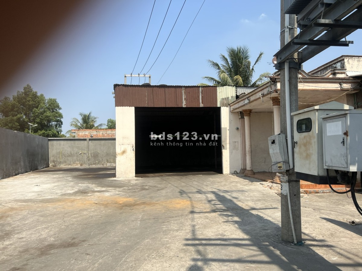 Bán Nhà xưởng 1.200m2 Đức Hòa Long An