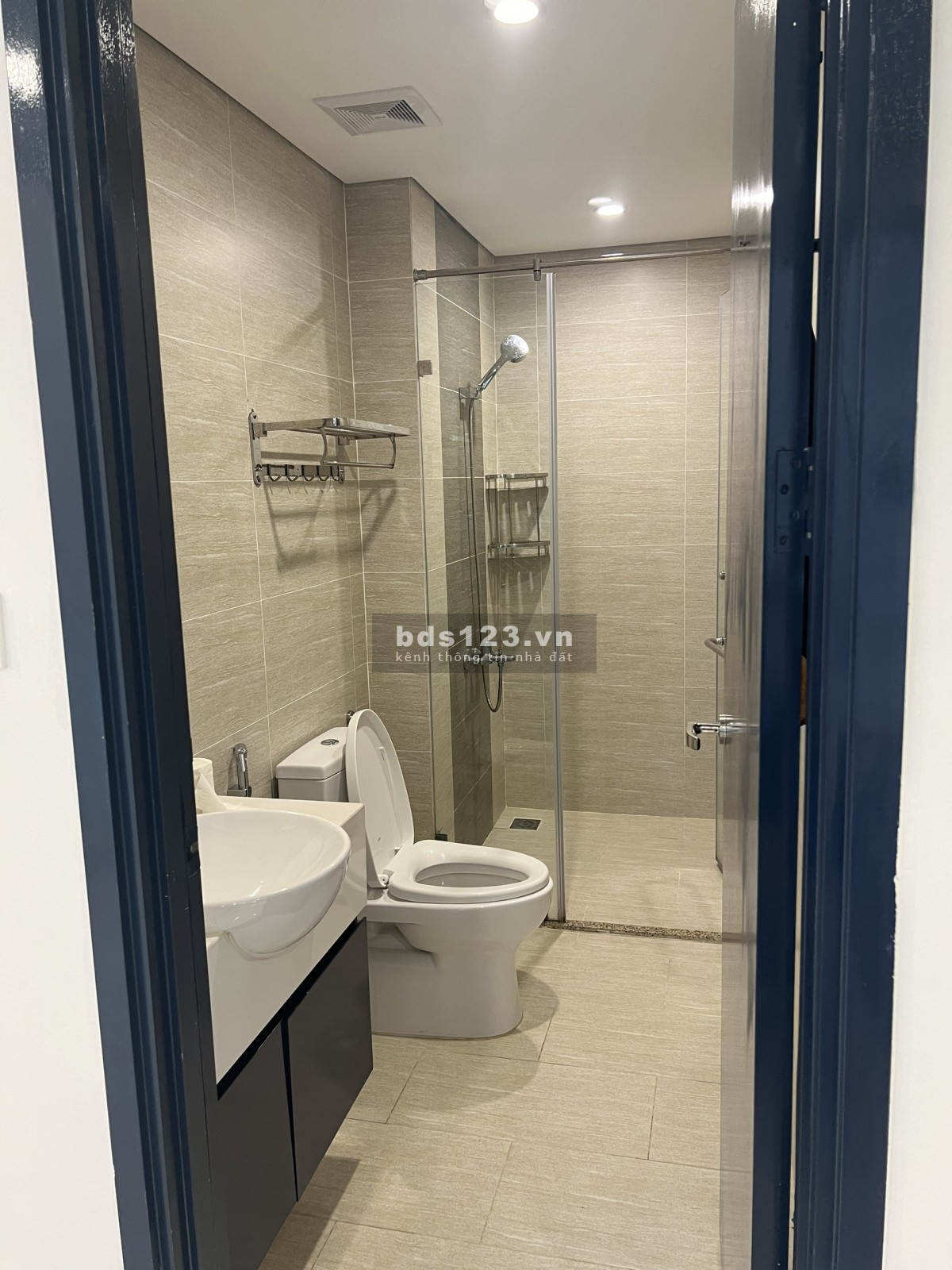 Bán căn hộ 2PN+1 65m hướng Đông Nam 65m 3.4 tỷ bao phí Vinhomes Smart City