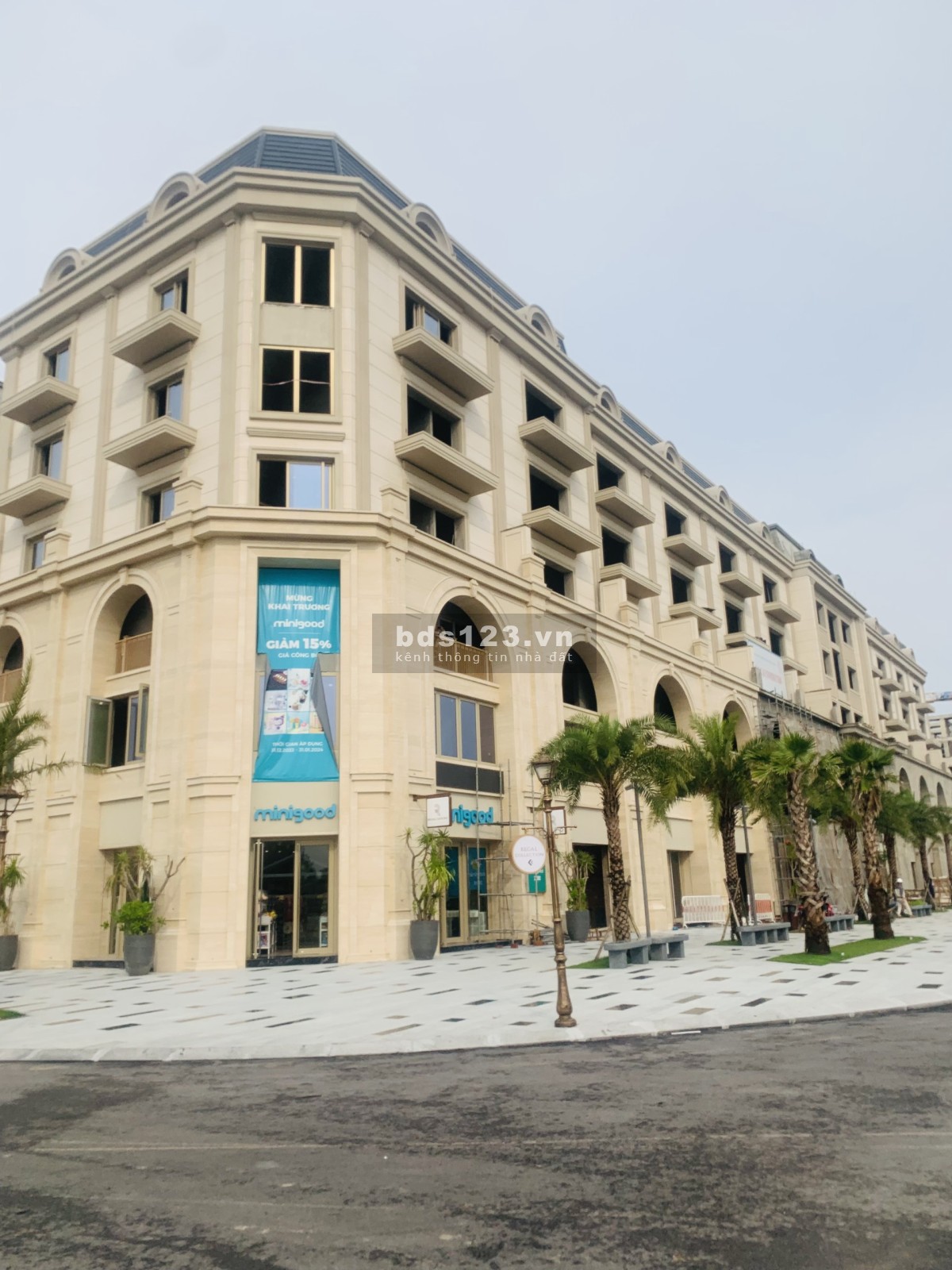 Ưu đãi hấp dẫn tại Regal Legend: Tận hưởng cuộc sống đẳng cấp với nhiều phần quà giá trị!