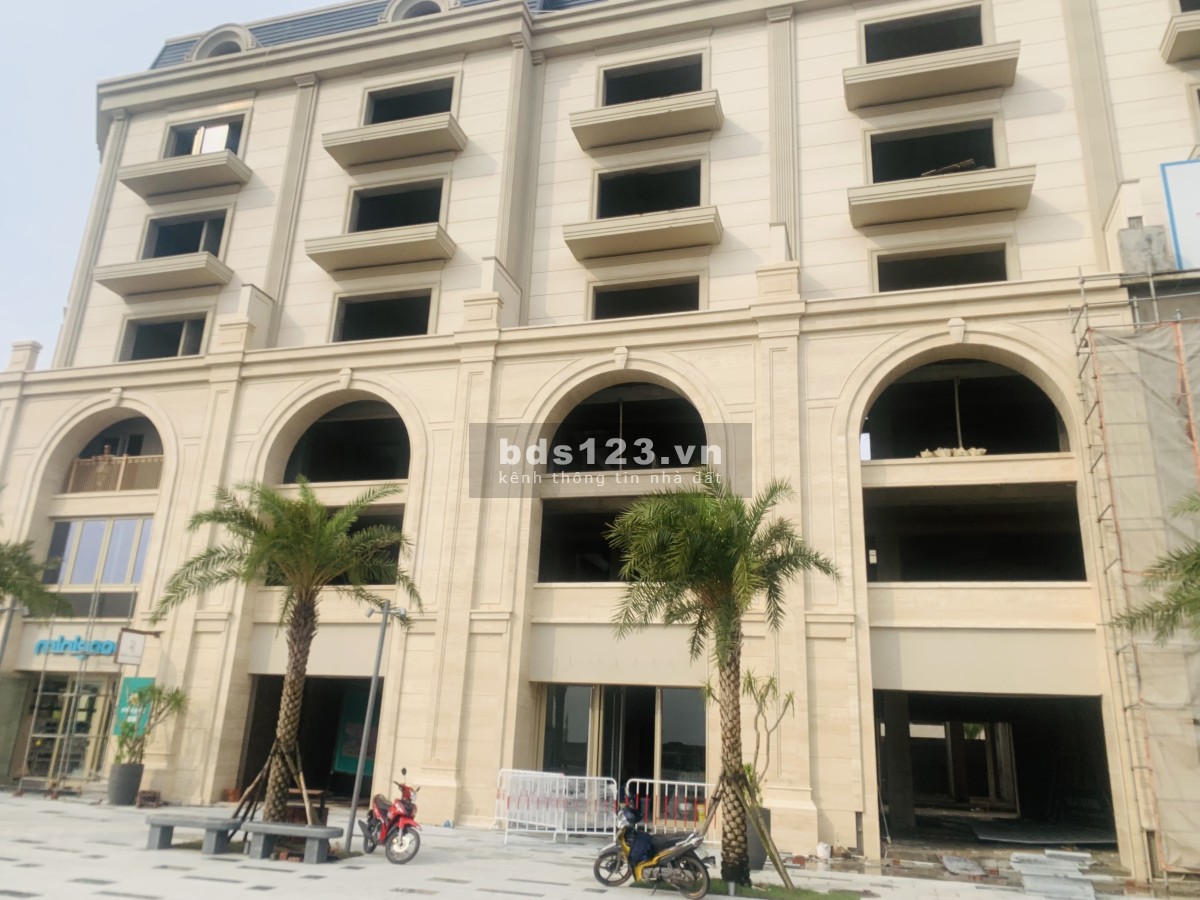 Ưu đãi hấp dẫn tại Regal Legend: Tận hưởng cuộc sống đẳng cấp với nhiều phần quà giá trị!