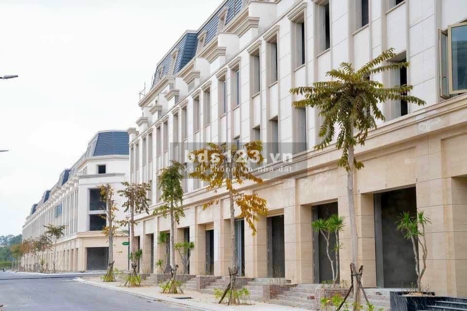 Ưu đãi hấp dẫn tại Regal Legend: Tận hưởng cuộc sống đẳng cấp với nhiều phần quà giá trị!