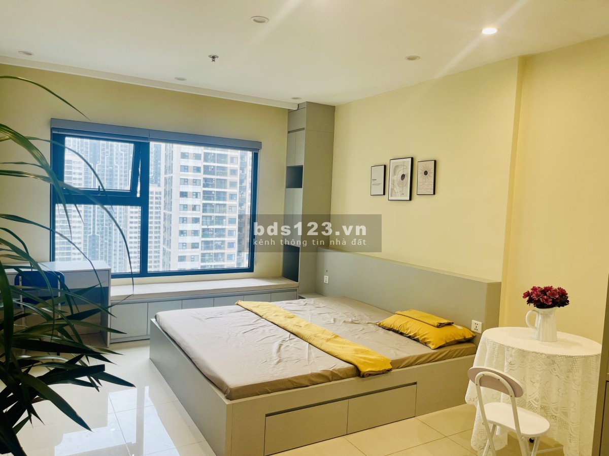 Chính chủ cho thuê Studio full đồ 32m view bể bơi siêu đẹp 7 triệu/tháng Vinhomes Smart City
