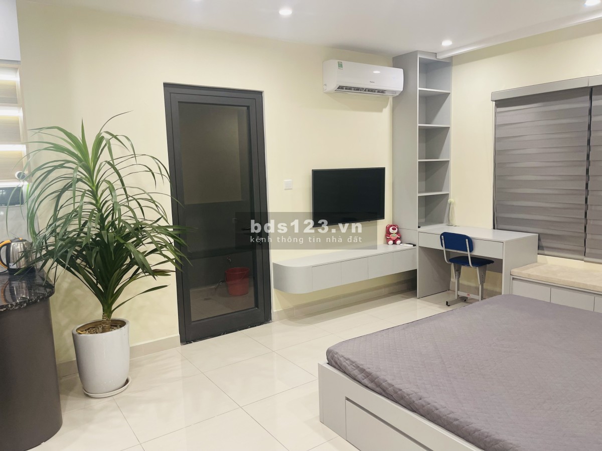 Chính chủ cho thuê Studio full đồ 32m view bể bơi siêu đẹp 7 triệu/tháng Vinhomes Smart City