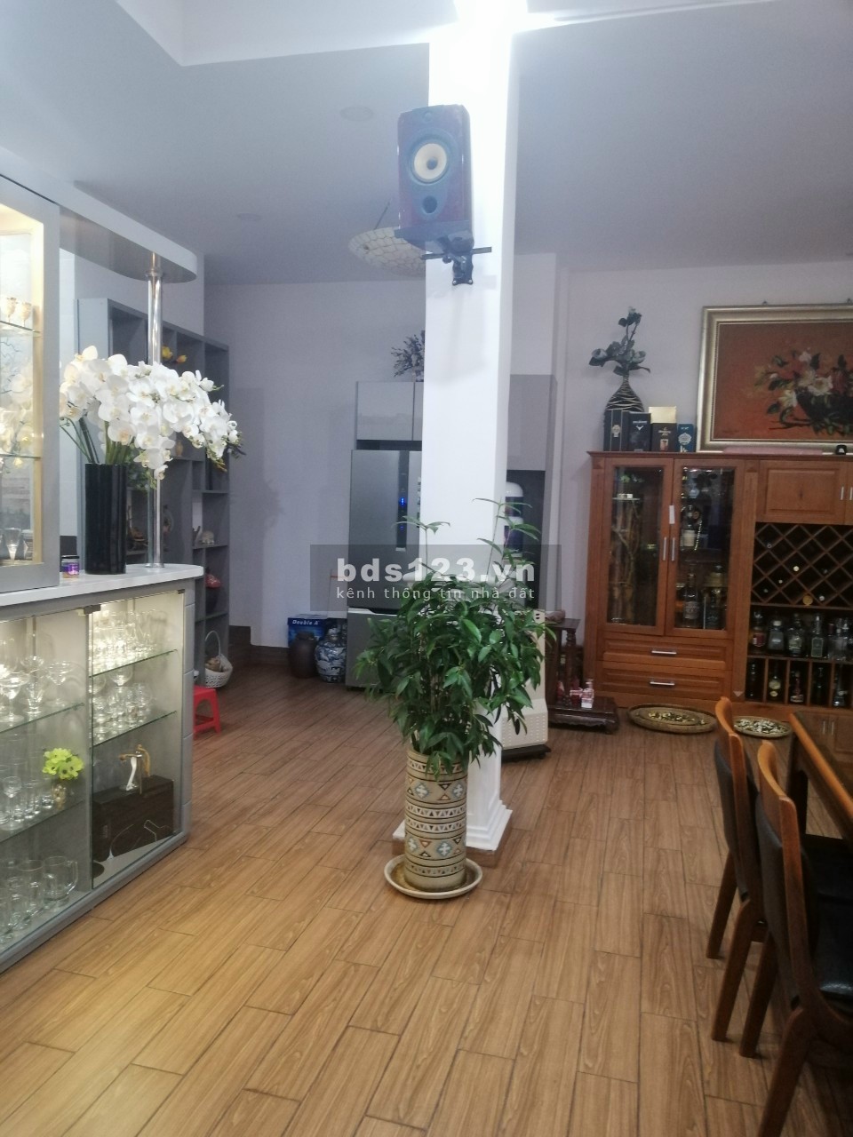 Chỉ 138 triệu/m2 sở hữu nhà biệt thự Bình Thạnh. Gồm 2 tòa nhà nằm trên khuôn viên đất 303,7 m2