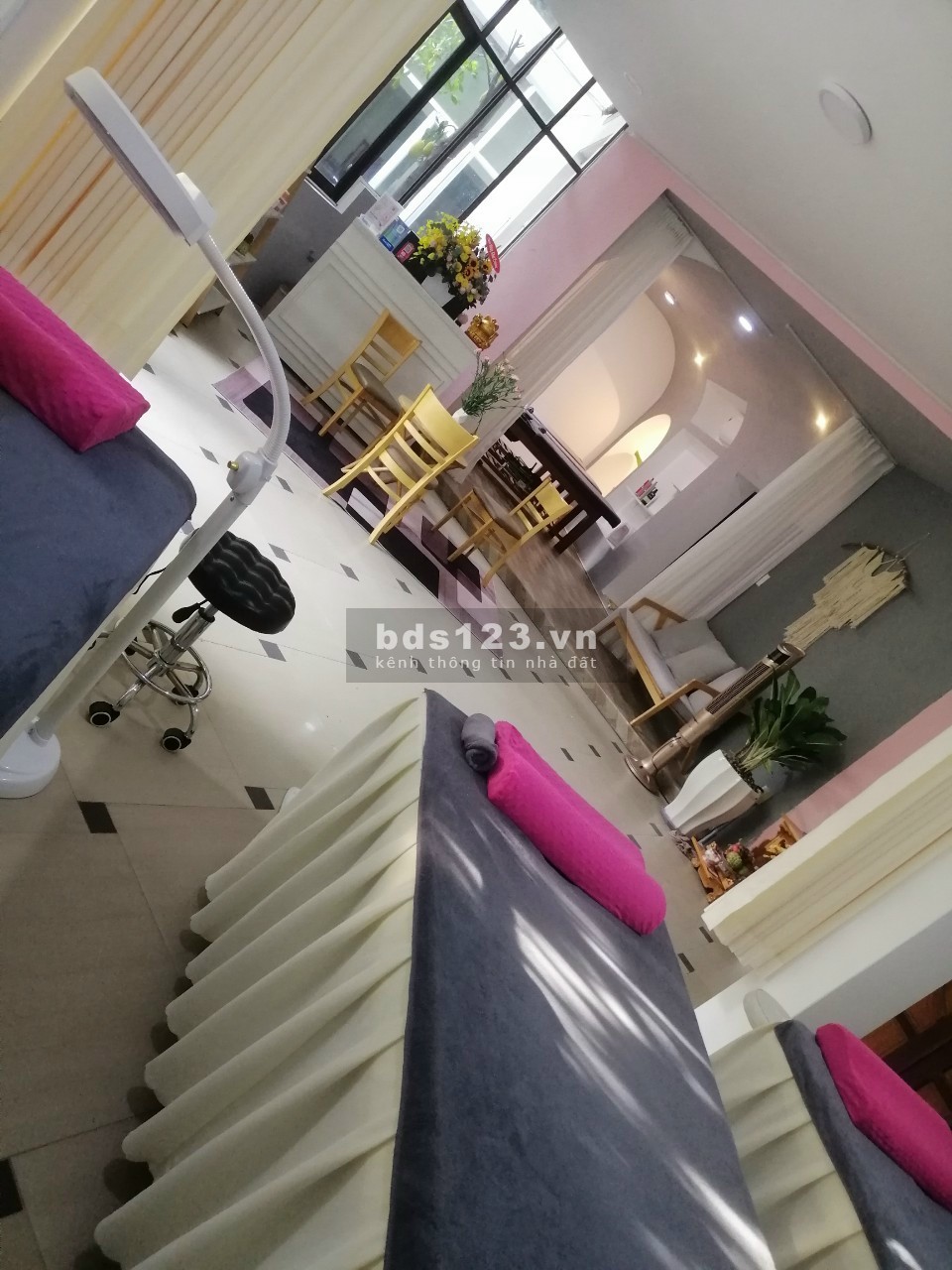 Chỉ 138 triệu/m2 sở hữu nhà biệt thự Bình Thạnh. Gồm 2 tòa nhà nằm trên khuôn viên đất 303,7 m2