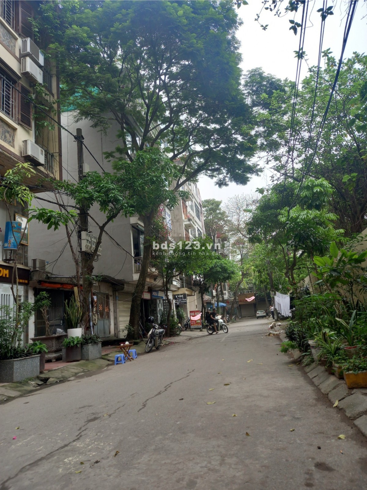 Bán nhà phân lô Đền Lừ II, 40m2. Vị trí kinh doanh, vỉa hè ô tô dừng đỗ ngày đêm, sát phố