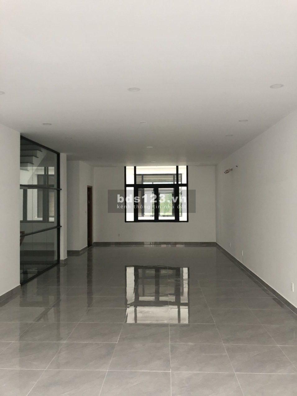 Cho thuê mặt bằng kinh doanh, làm văn phòng Vinhomes Quận 9 chỉ từ 6 triệu