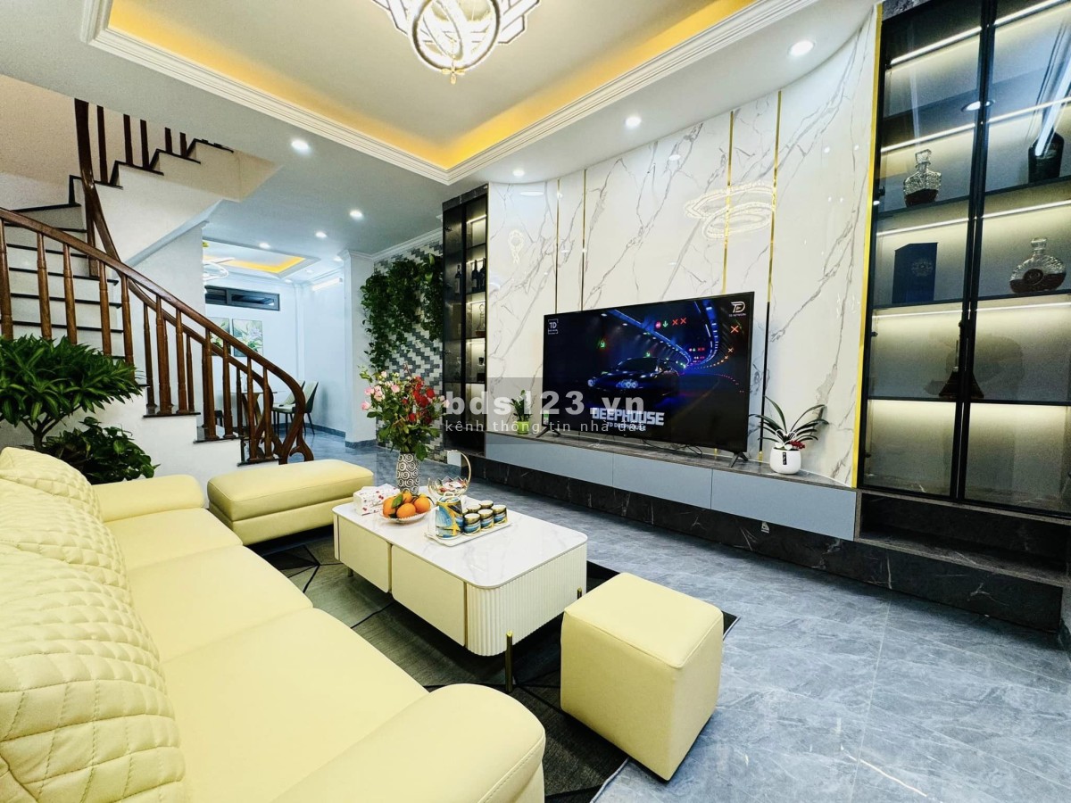 5 Tầng 45m2, Phố Thái Hà - TT Đống Đa - Kinh doanh - Ô tô đỗ cửa - Full nội thất xịn