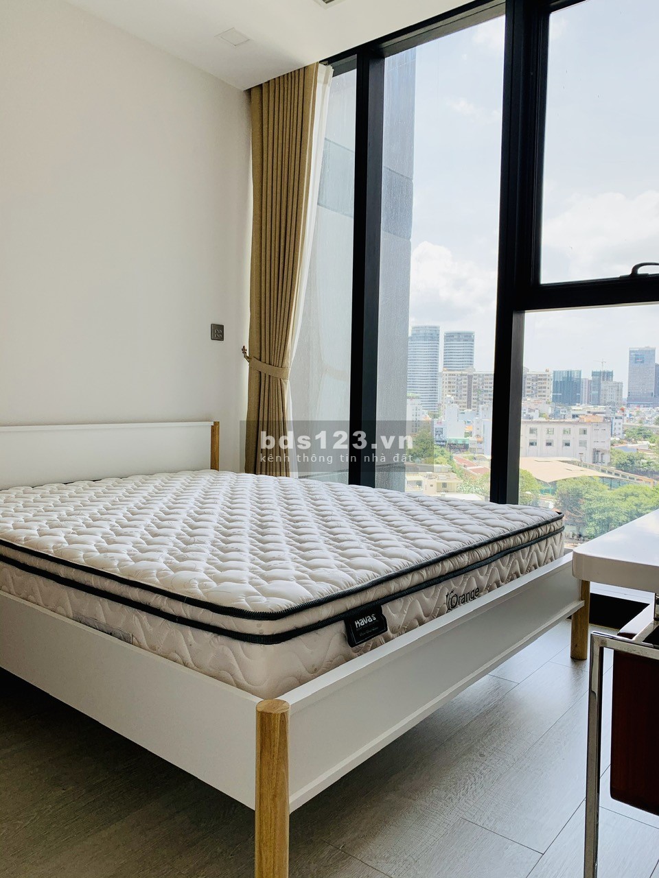 Cho thuê căn hộ Vinhome Golden River chỉ từ 18 triệu full tiện ích