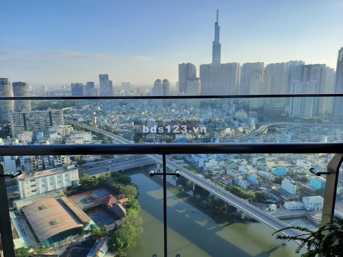 Bán Penthouse Vinhomes Golden River, P.Bến Nghé, Quận 1,3PN3WC FULL nội thất,giá 37.5 Tỷ TL
