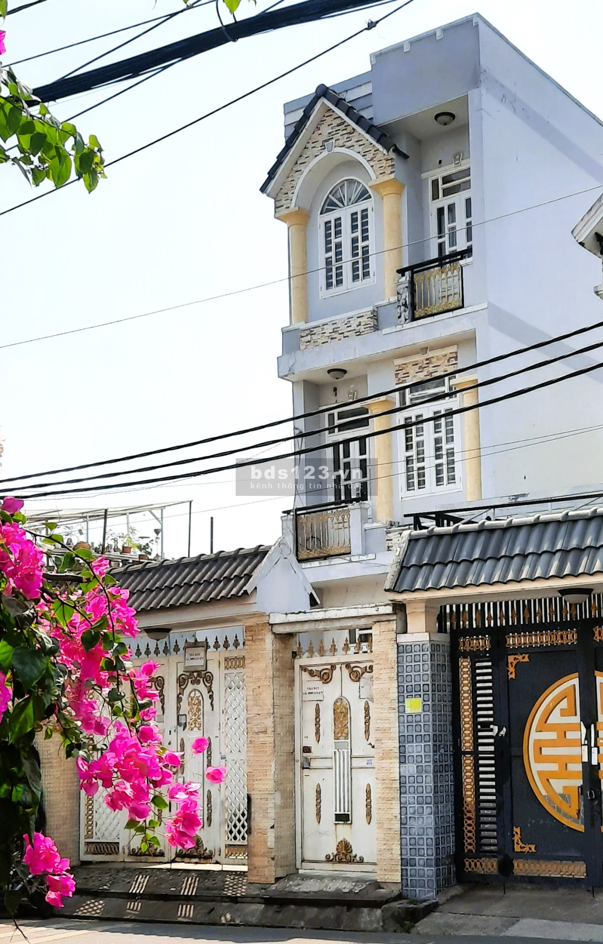 Nhà đúc 3 tầng đẹp chính chủ, Hóc Môn