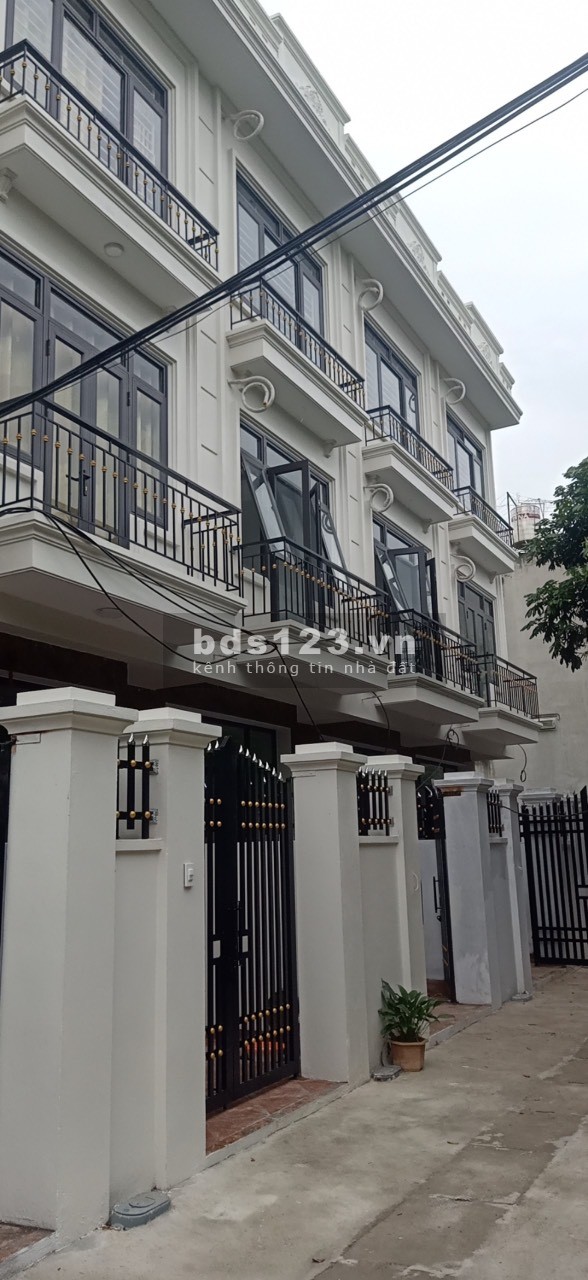 Ngay gần Đông La, Yên Nghĩa, nhỉnh 2 tỉ có ngay nhà 48m2, 3 tầng đầy đủ công năng