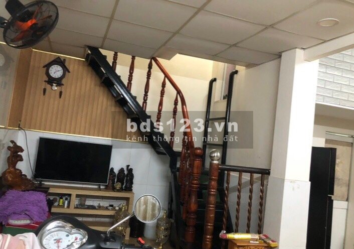 Bán nhà chính chủ, 30m2, sổ chung, gần bệnh viện Thủ Đức, gần trường cấp 1,2,3, giá 1ty8