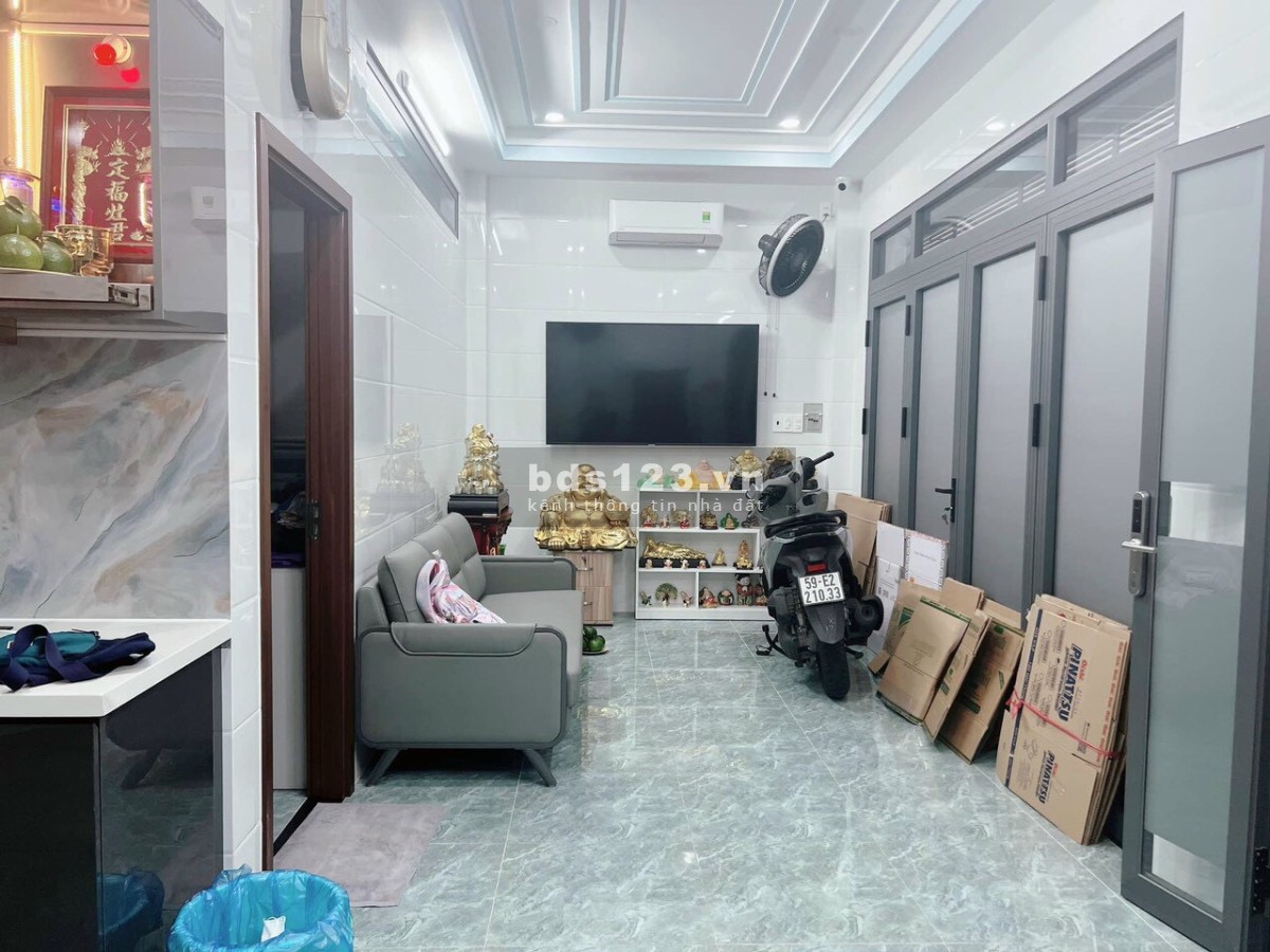 Bán nhà 50m2 đường Nguyễn Văn Đậu, 1 trệt 4 lầu, giá chỉ 7 tỷ 990