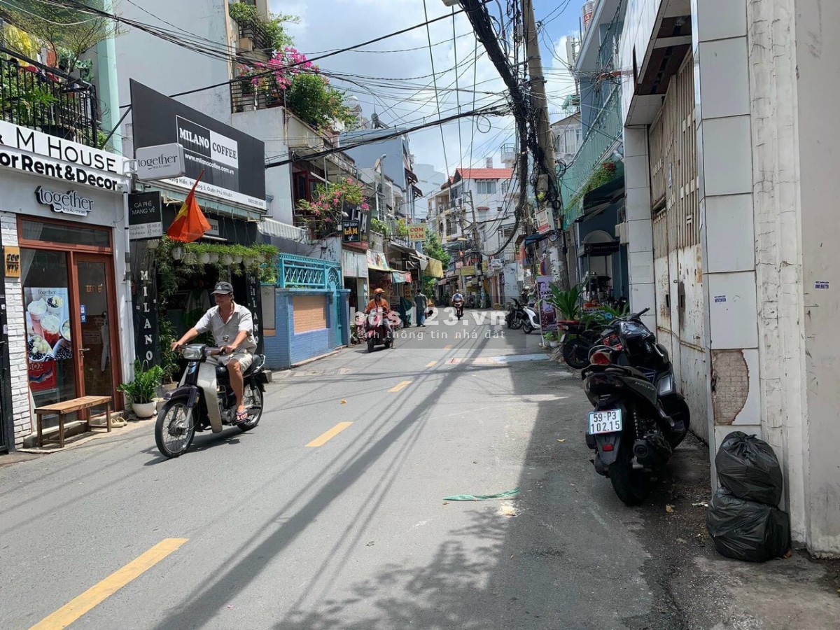Bán nhà 50m2 đường Nguyễn Văn Đậu, 1 trệt 4 lầu, giá chỉ 7 tỷ 990