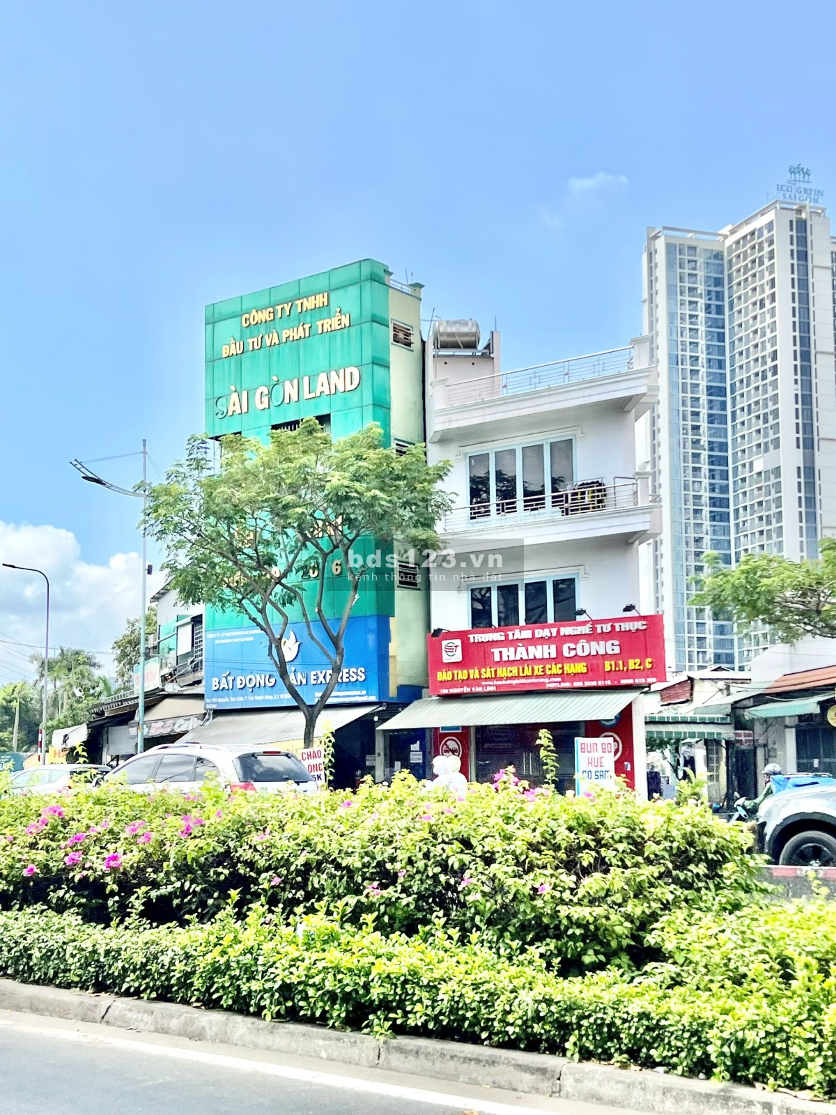 Hàng hiếm - Nhà 2 lầu góc 3 mặt tiền Nguyễn Văn Linh Q7. DT: 5x22m giá 13 tỷ