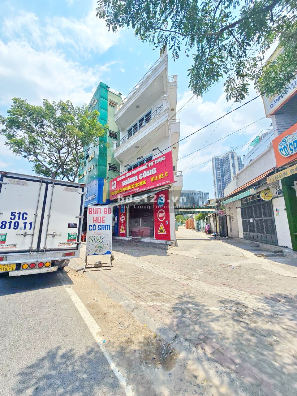 Hàng hiếm - Nhà 2 lầu góc 3 mặt tiền Nguyễn Văn Linh Q7. DT: 5x22m giá 13 tỷ