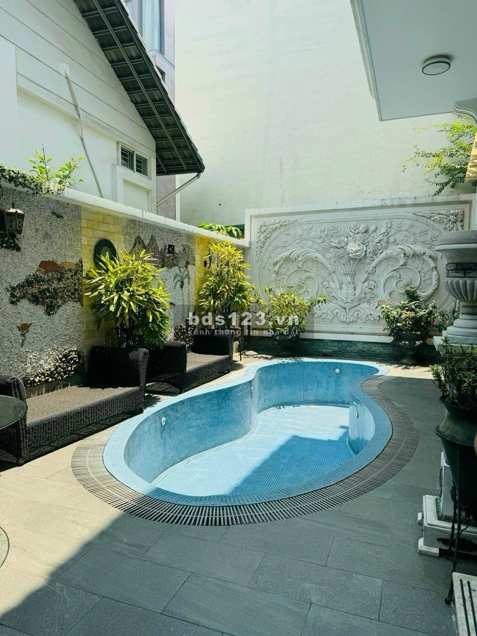 Biệt thự tân cổ điển Quốc Hương phường Thảo Điền Quận 2. Giá chỉ : 65 tỷ