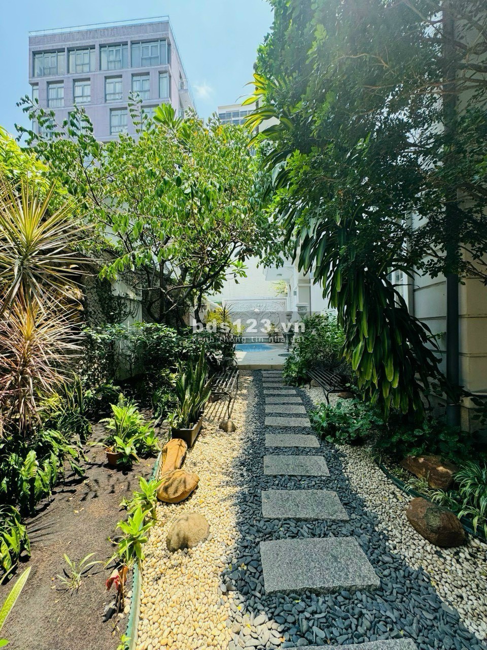 Biệt thự tân cổ điển Quốc Hương phường Thảo Điền Quận 2. Giá chỉ : 65 tỷ