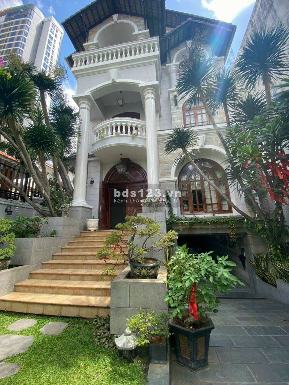 Biệt thự Thảo Điền 100 tỷ Khu compound đường Nguyễn Văn Hưởng