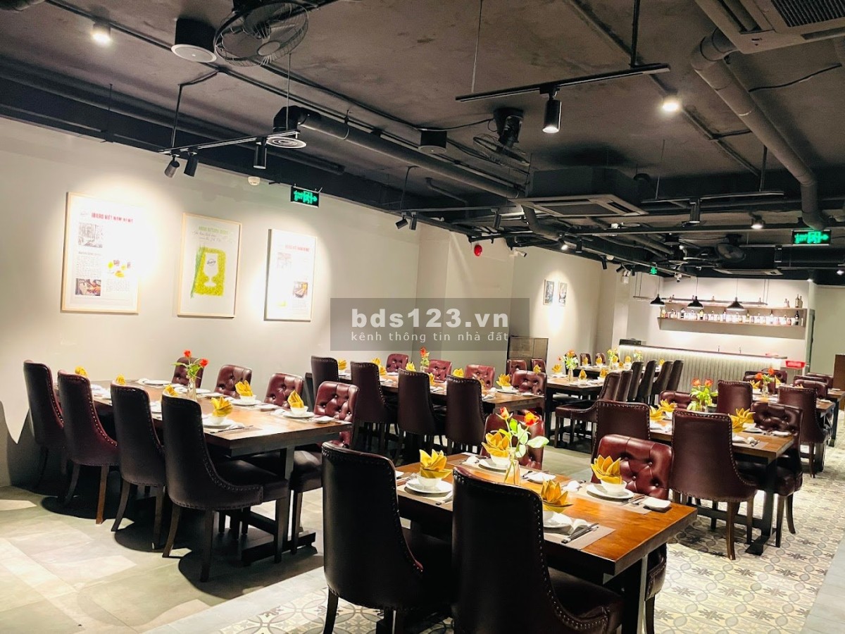 VIP - Cho thuê nhà mặt tiền đường Trường Sa, phường 2, quận Phú Nhuận. DTSD: 400m2