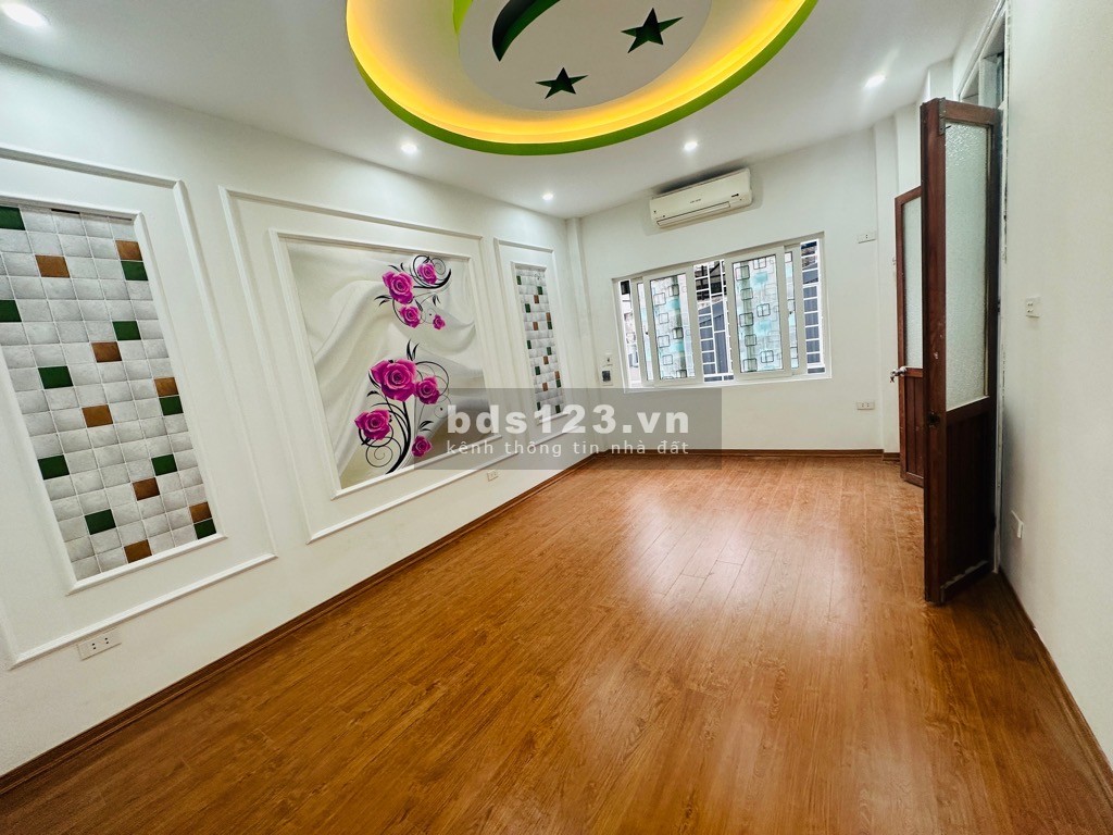 Bán 6 căn nhà có sẵn phố Thái Thịnh hơn 4 tỷ, 3 - 6 ngủ,…