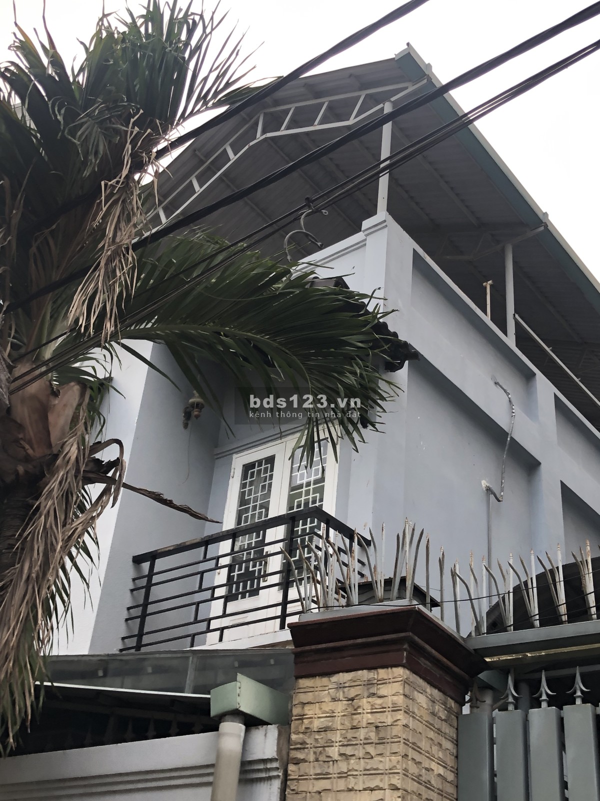 Nhà mặt tiền Tân Phú chỉ có (96.5 triệu/m2). Kết cấu 3 tầng, diện tích 42m2 (Diện tích 13.6 tỷ).