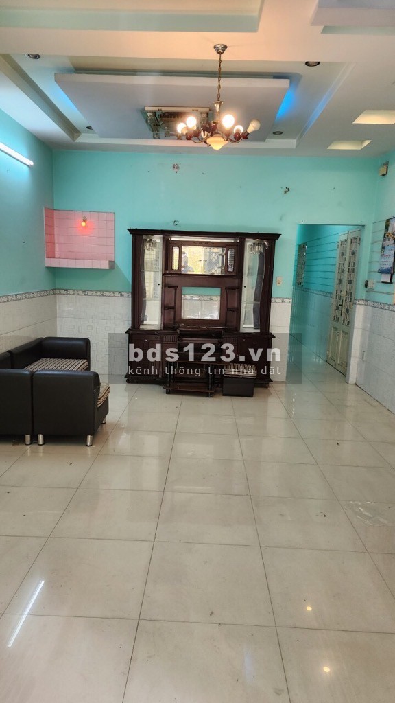 Nhà mặt tiền Tân Phú chỉ có (96.5 triệu/m2). Kết cấu 3 tầng, diện tích 42m2 (Diện tích 13.6 tỷ).