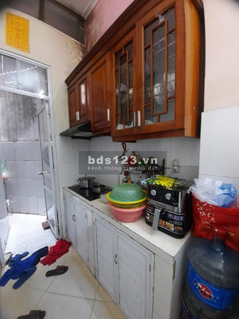 Bán 6 căn nhà có sẵn phố Thái Thịnh hơn 4 tỷ, 3 - 6 ngủ,…