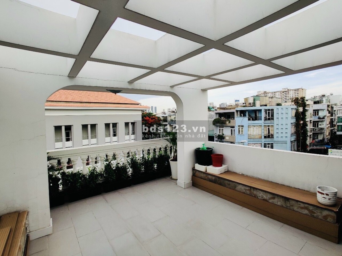 Nhà mặt tiền Đuòng Hoa Sữa DT 70m2 4 tầng 5pn giá 20tỷ 990