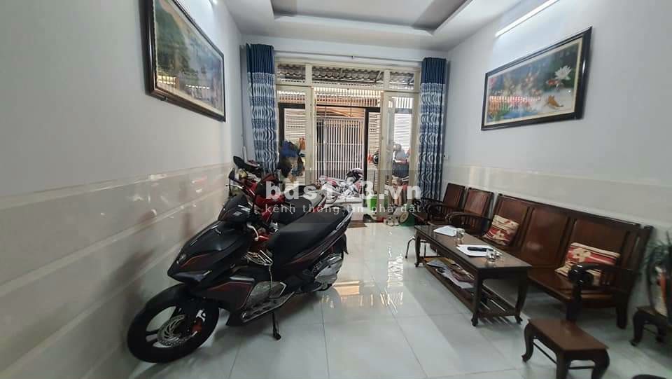 Nhà rộng ô tô đỗ cửa, gần Giang Ghẹ Trường Chinh, 4.25 tỷ