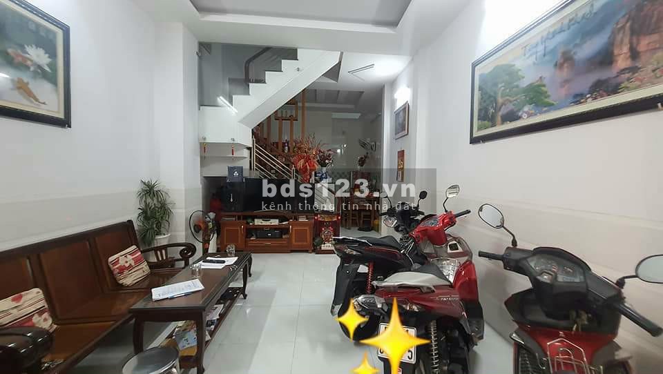 Nhà rộng ô tô đỗ cửa, gần Giang Ghẹ Trường Chinh, 4.25 tỷ