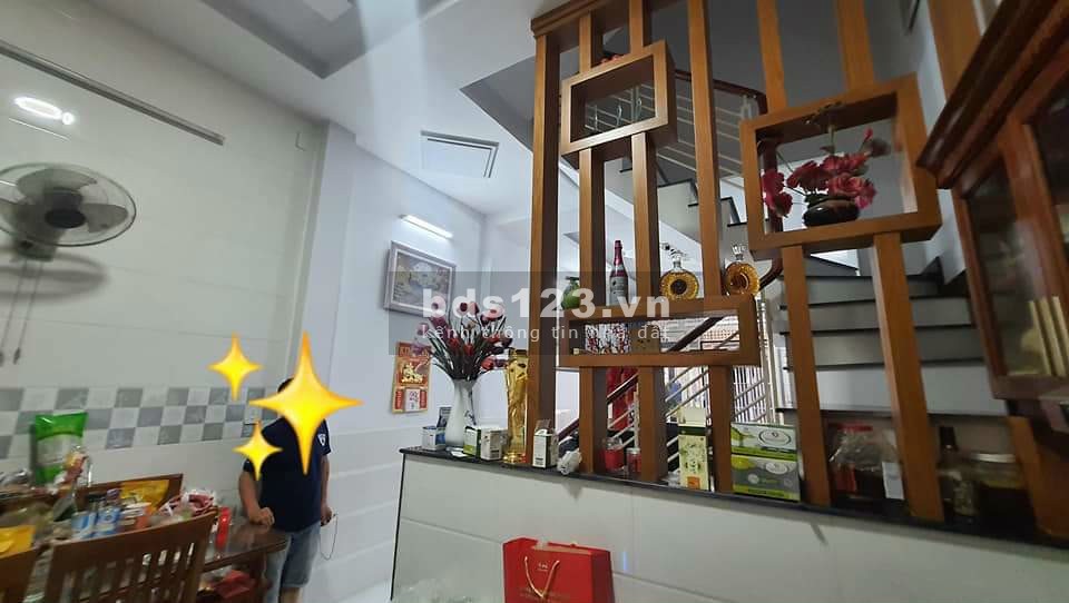 Nhà rộng ô tô đỗ cửa, gần Giang Ghẹ Trường Chinh, 4.25 tỷ