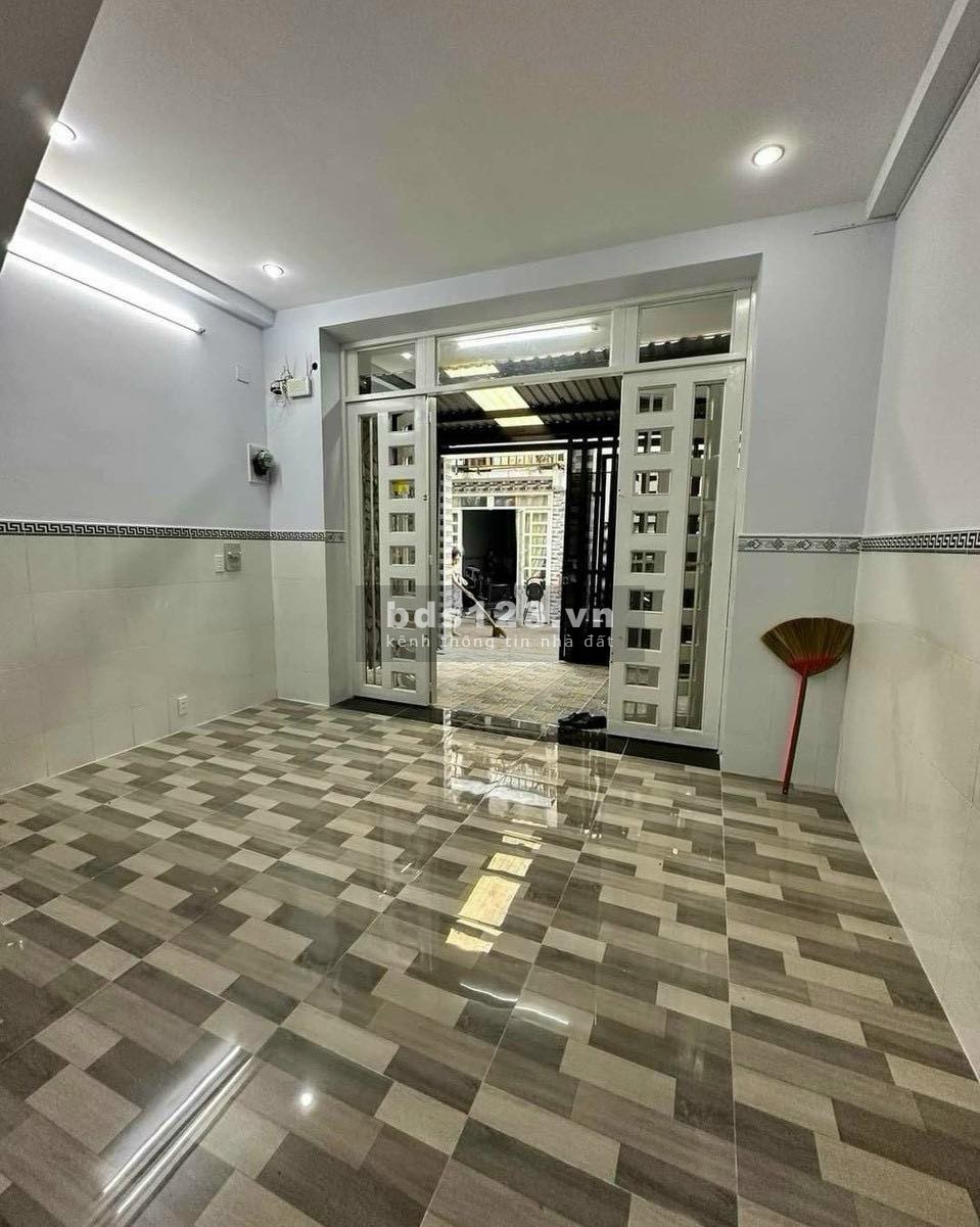 Bán nhà 3 tầng, quận 7, 8 phòng - Diện tích: 76m2, giá chỉ: 4 tỷ 850