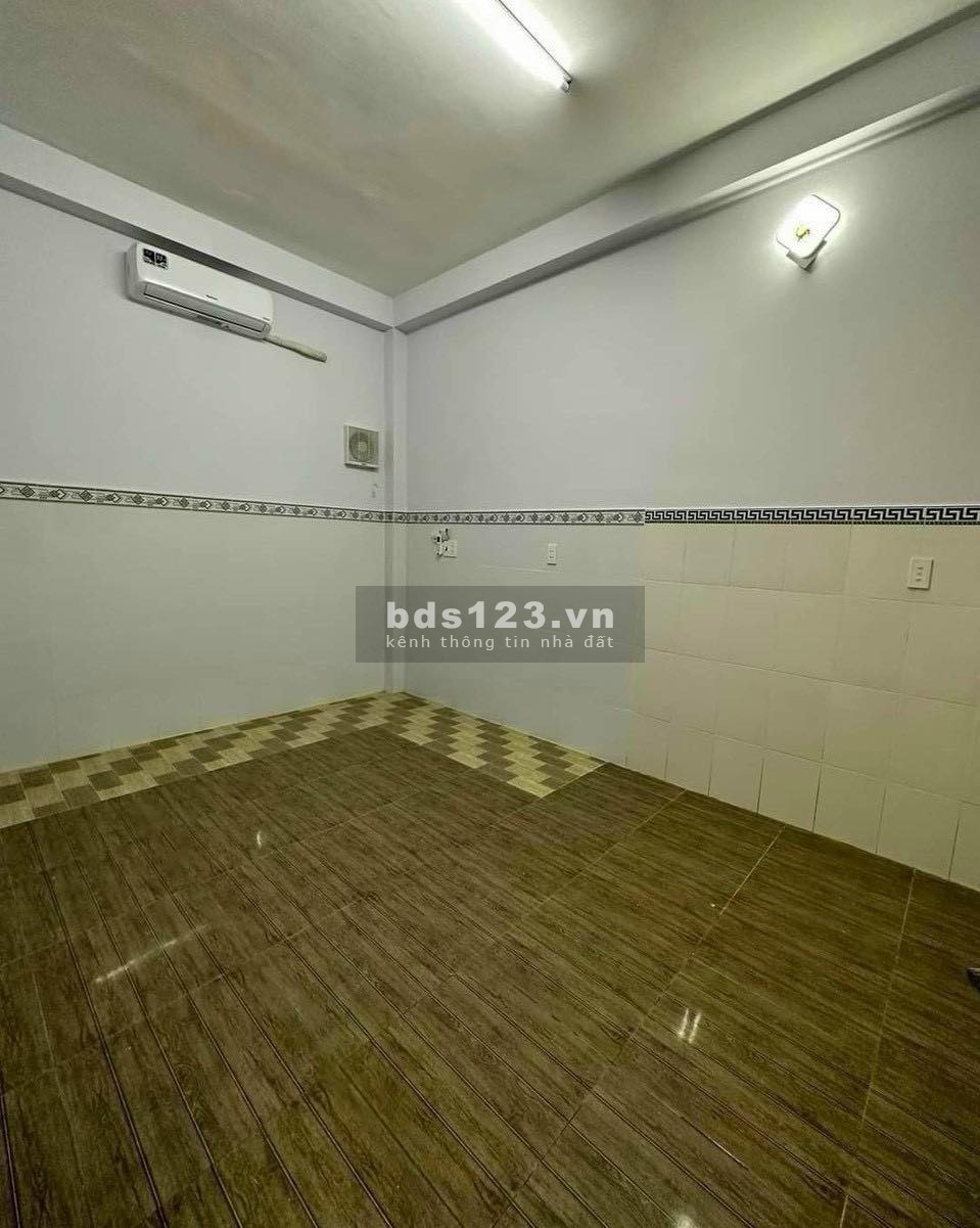 Bán nhà 3 tầng, quận 7, 8 phòng - Diện tích: 76m2, giá chỉ: 4 tỷ 850