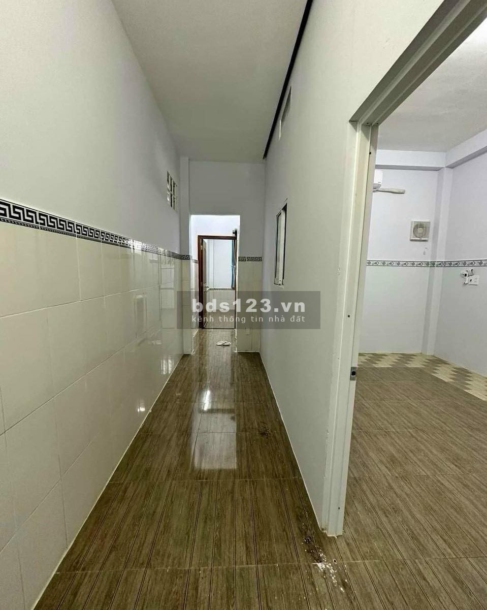 Bán nhà 3 tầng, quận 7, 8 phòng - Diện tích: 76m2, giá chỉ: 4 tỷ 850