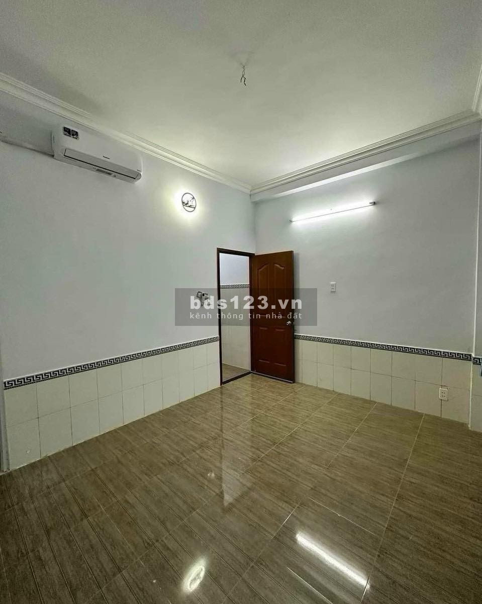 Bán nhà 3 tầng, quận 7, 8 phòng - Diện tích: 76m2, giá chỉ: 4 tỷ 850
