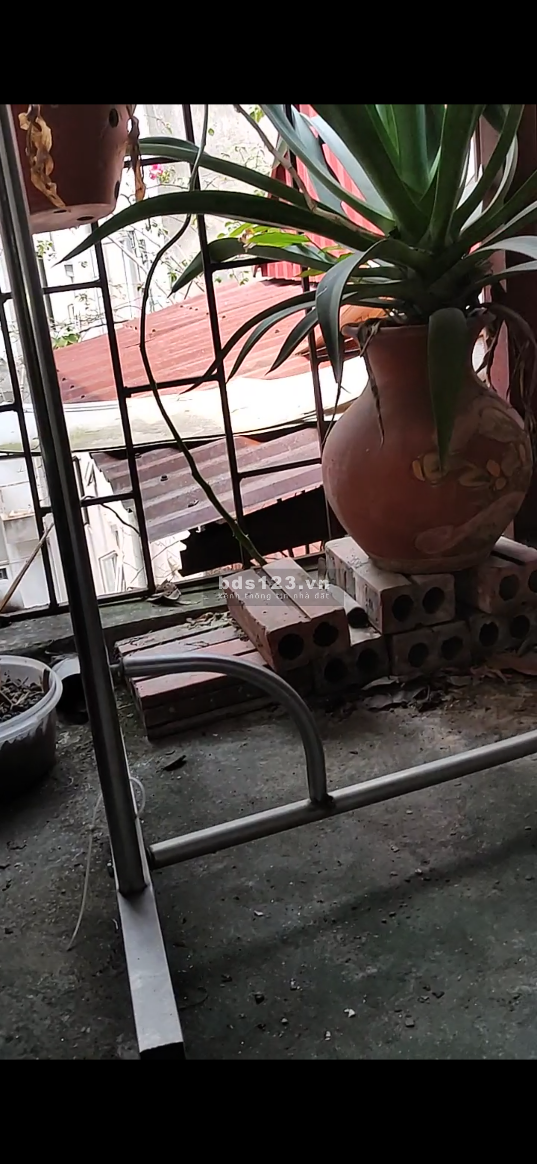 Nhà tập thể 4 tẩng, 5,5MV, đầu hồi thoáng mát