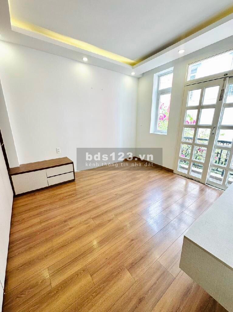 Bán nhà HXH đường Hồ Biểu Chánh Phú Nhuận DT 5x9m 5 tầng giá 10ty500