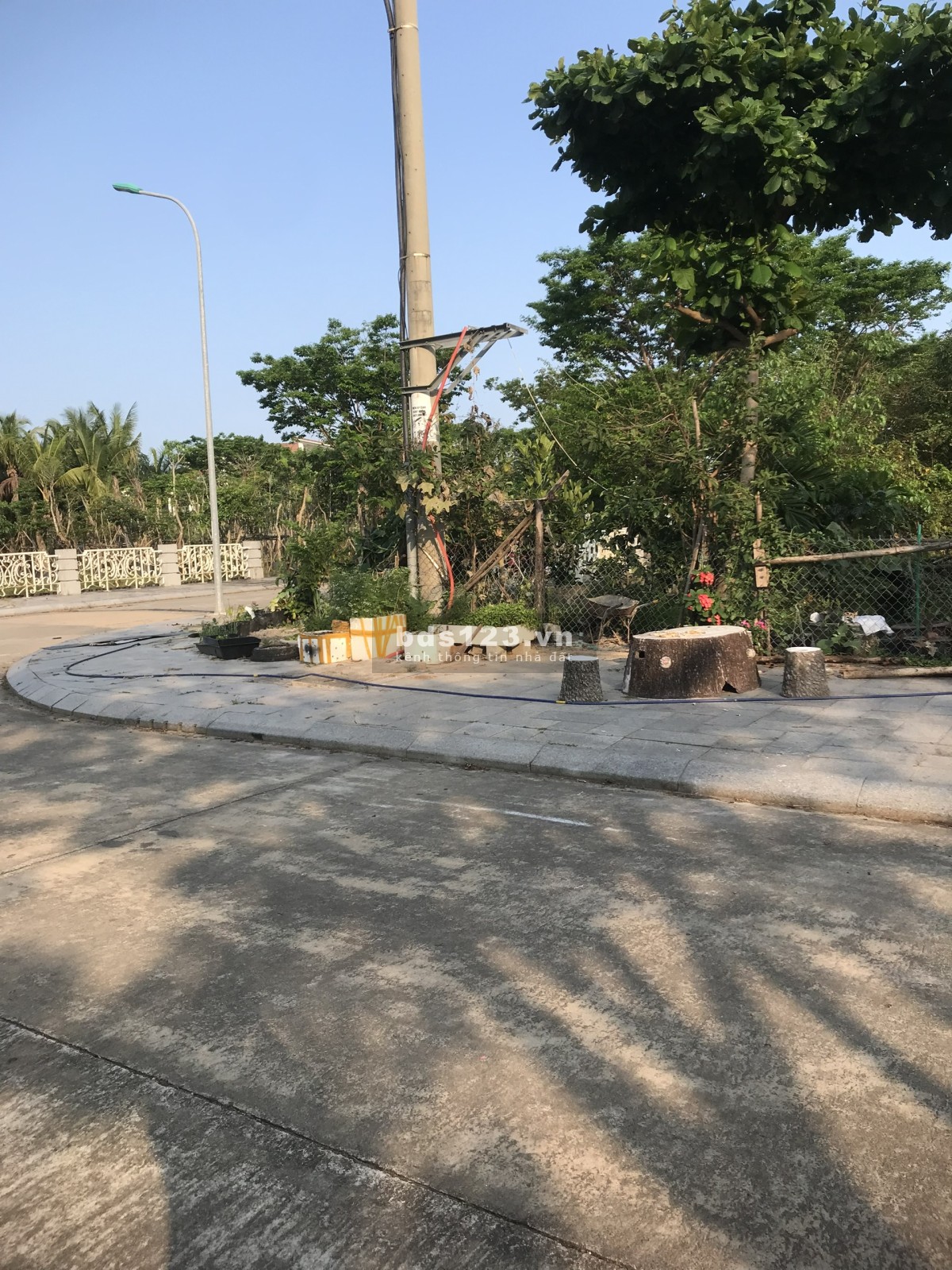 B2.35.23 đường 10.5m, lề mỗi bên 5m. Giá 2.650 dự án Goldenhllis